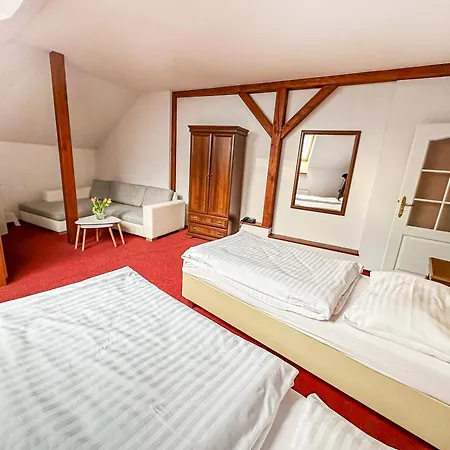 Ruzek Hotel