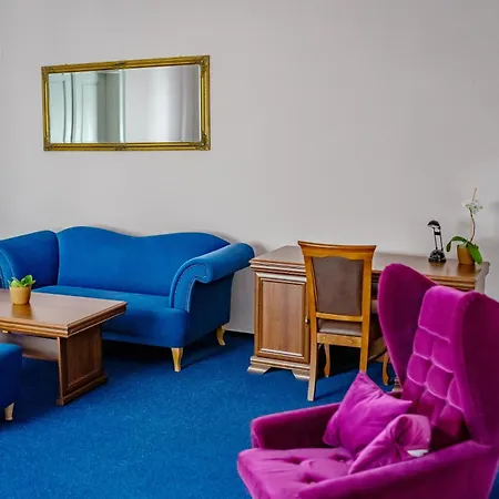 Ruzek Hotel